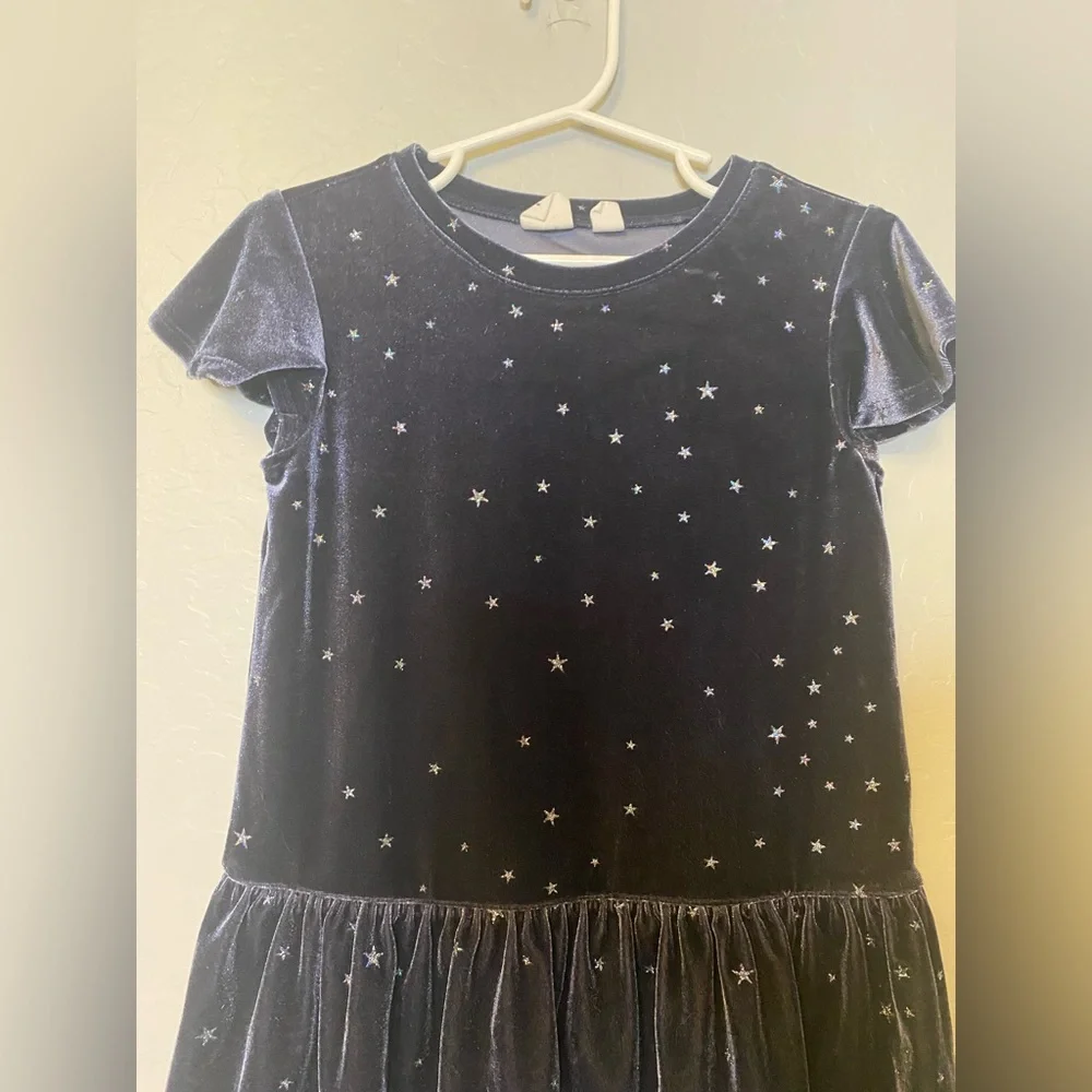 ⭐️Gap Kids short sleeve navy velvet drop waist dress with silver stars size xs